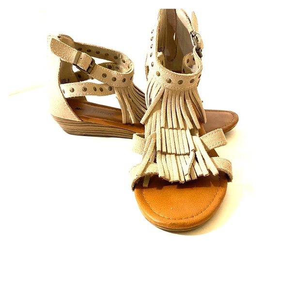 Minnetonka Shoes - MINNETONKA fringe zip up mini wedge sandals size 9